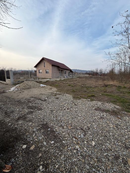 Teren intravilan de vanzare
