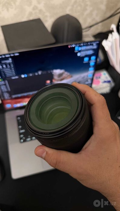 Canon RF 85 mm f/2 Macro