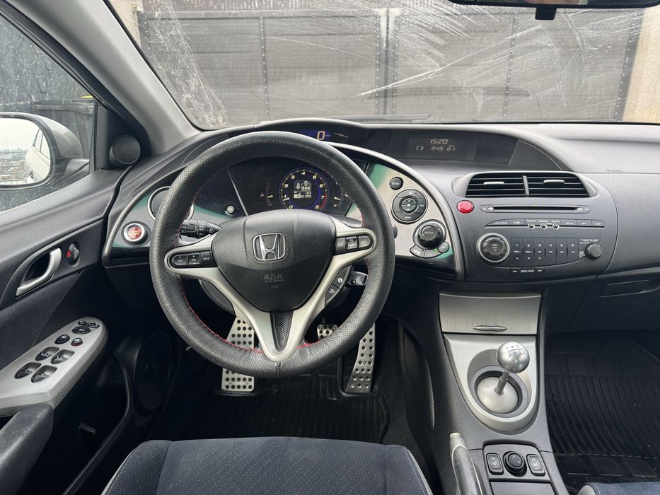 Vand Honda civic 1.8 benzina , 140 cai, 200k km