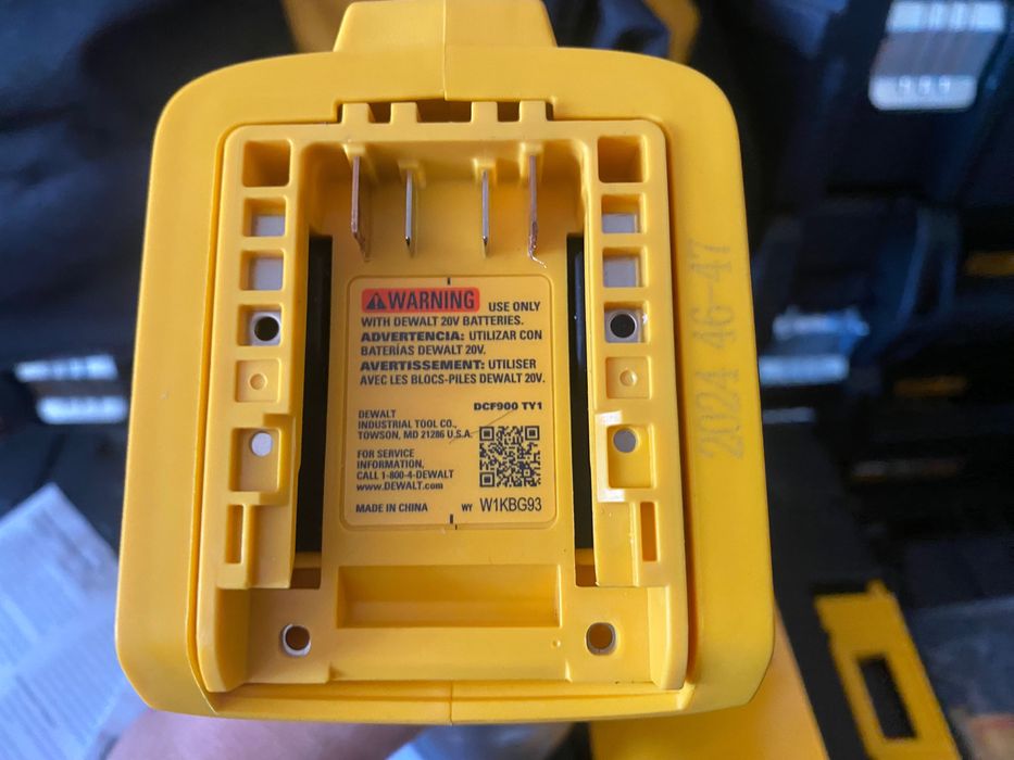 Гайковерт dewalt Dcf 900