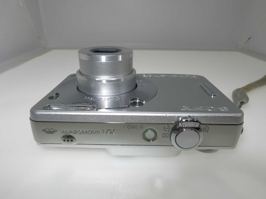 Sony Cyber-shot W50 компактен цифров фотоапарат дигитална камера НОВА