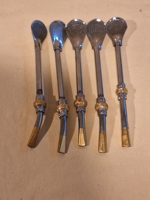 Бомбиля 5бр сламки