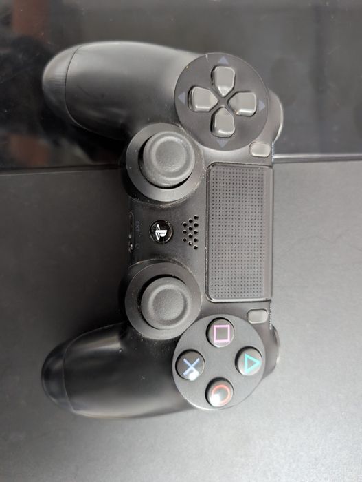 Sony PS4 + controller
