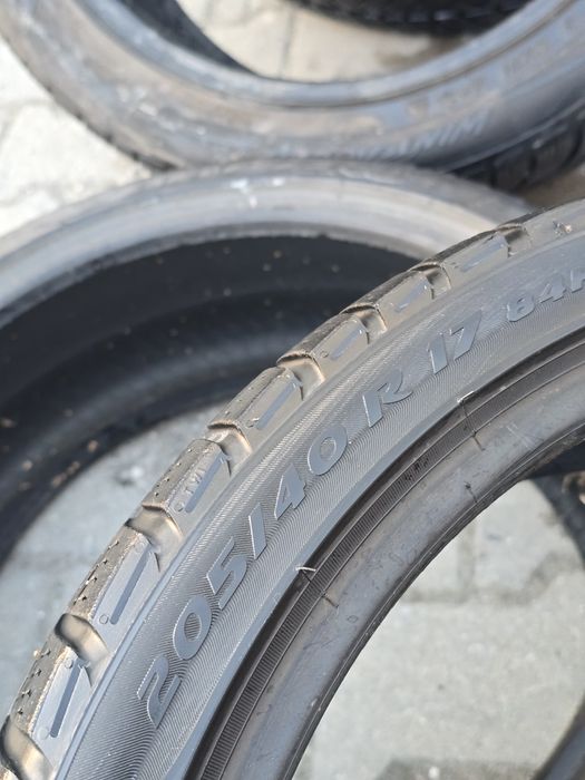 205 40 17 Pirelli