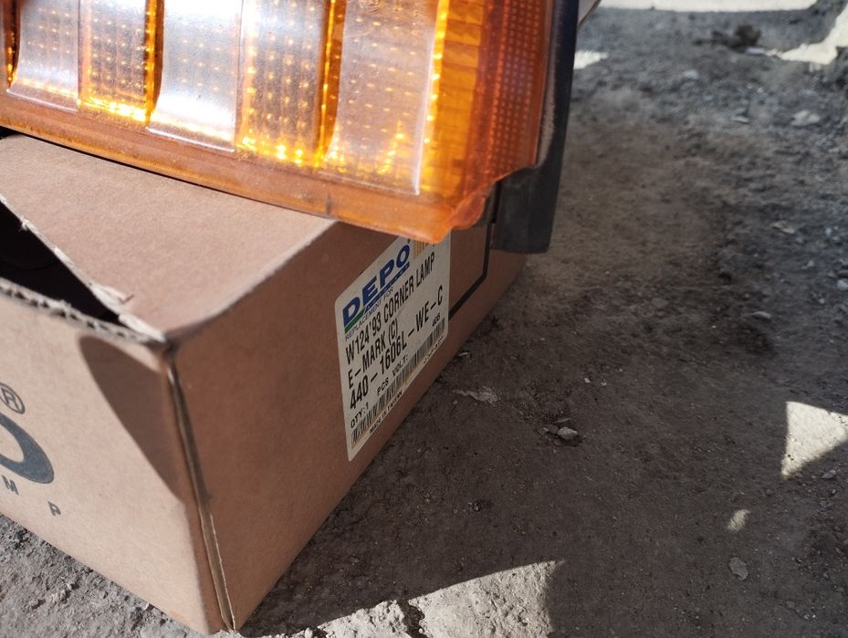 Поворотники на Мерседес 124