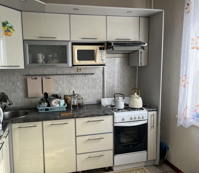 Продам 2 к квартиру ул планировки, в районе 8 мкр, 101 стр бригады