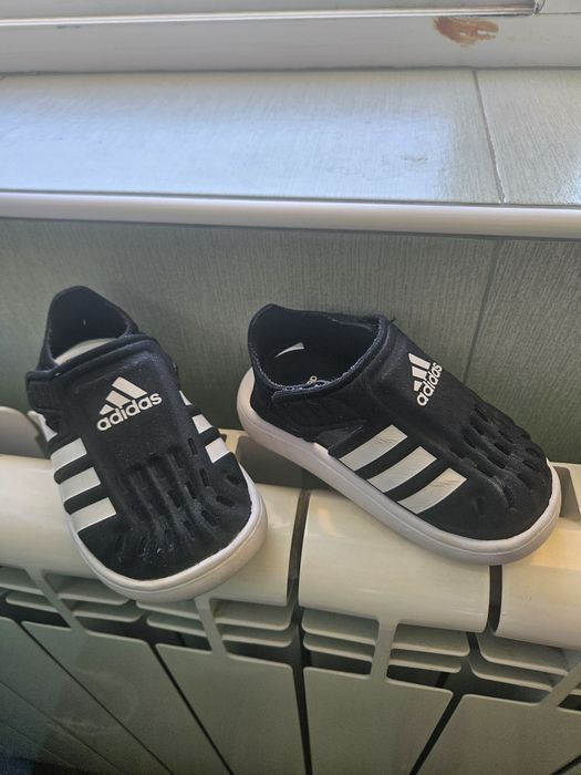 Детски сандалки Adidas 22 номер