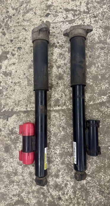 Задни амортисьори за Mercedes-AMG C 43 (W205)

Продавам употребявани з