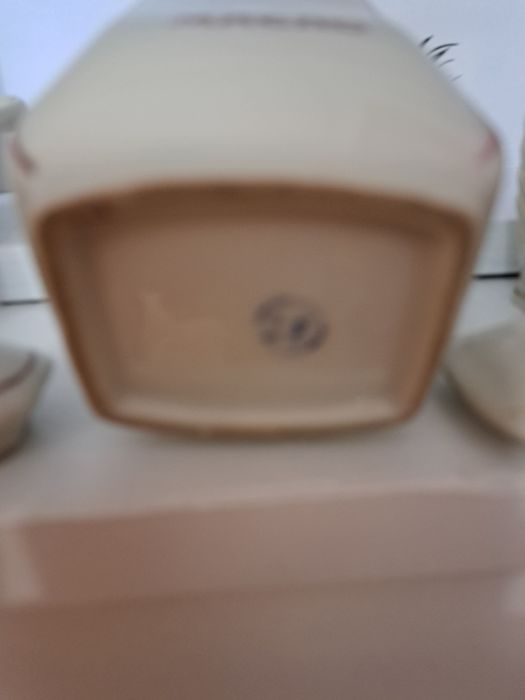 Порцеланови буркани за подправки