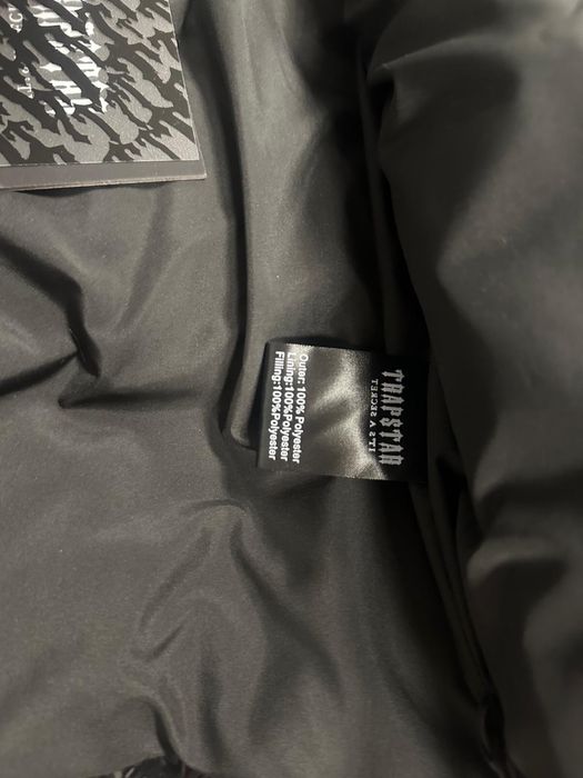 Geaca trapstar neagra lucioasa fete M
