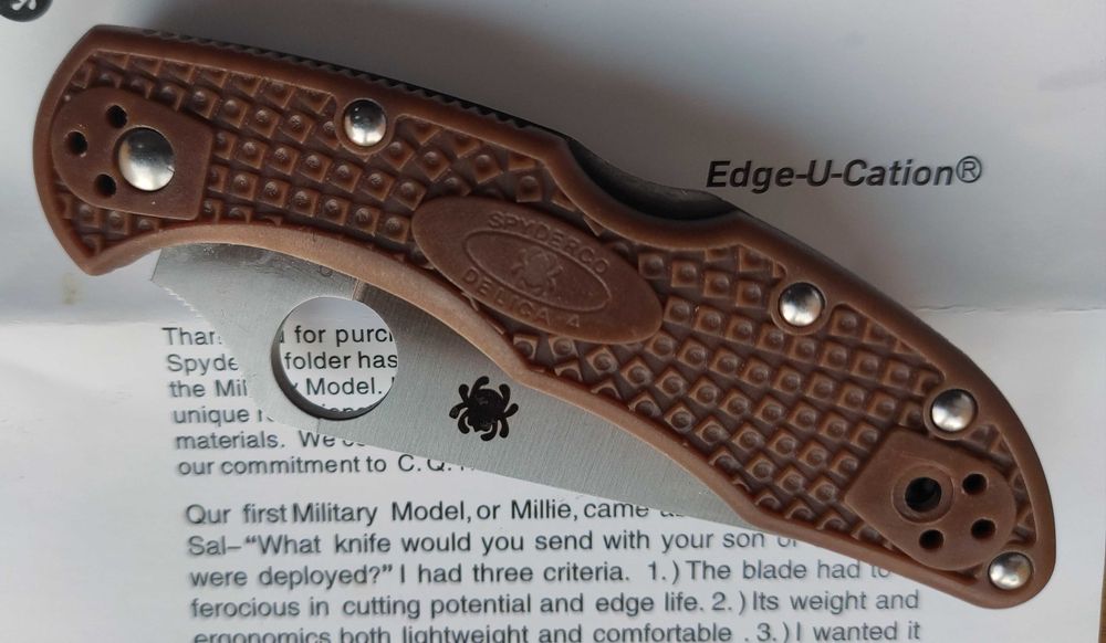 Сгъваем нож Delica 4