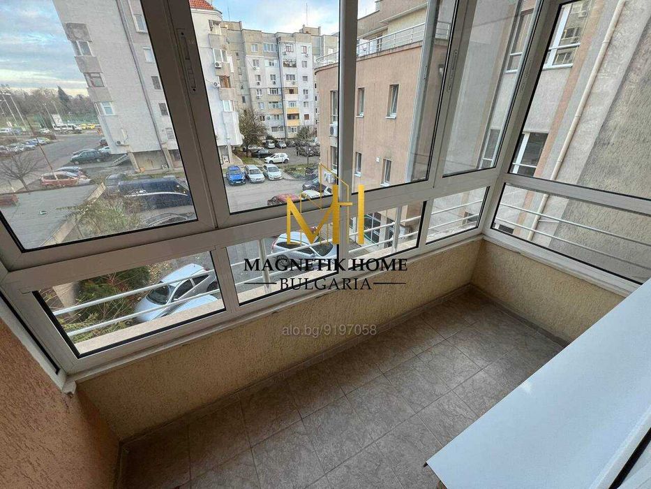 Смайващ двустаен апартамент до ”Мол Галерия” в ж.к. Славейков