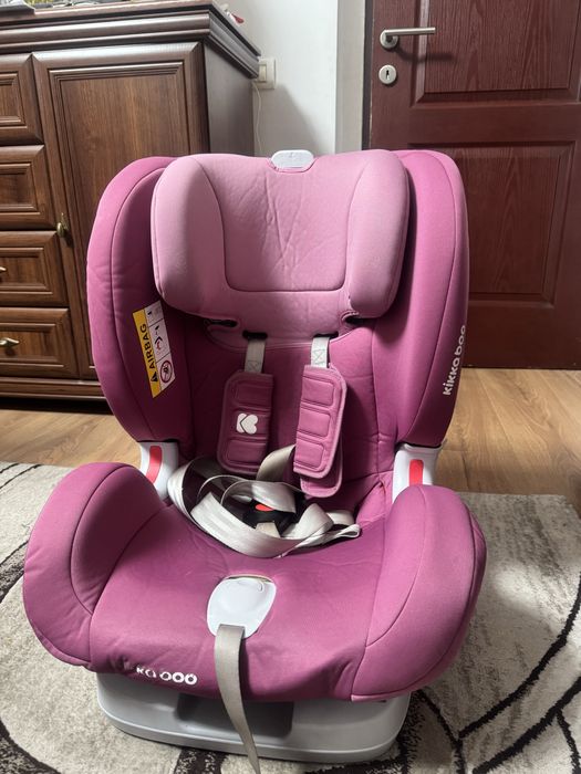 Scaun auto  Kikka Boo 3 în 1 cu sistem Isofix, conceput pentru grupa de vârstă 0-36 kg.