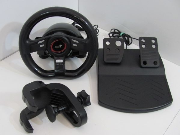 Игровой руль с педалью