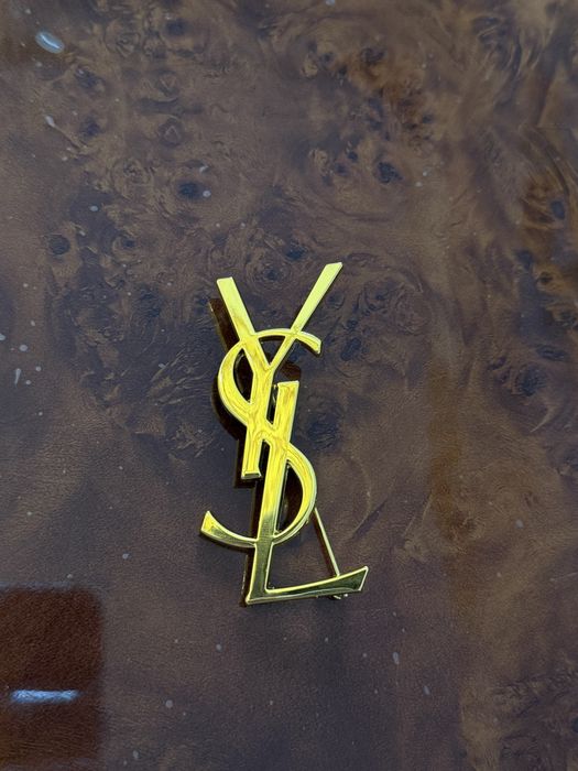 Brosa inscriptionata