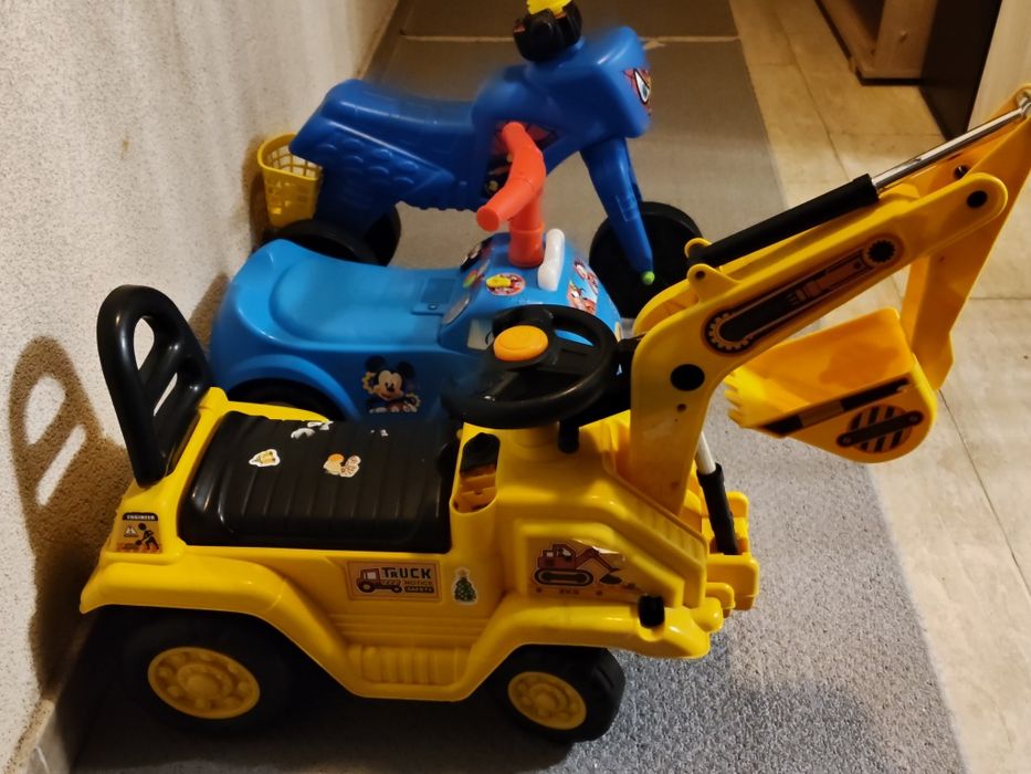 Mașinuțe de plimbat- baietel