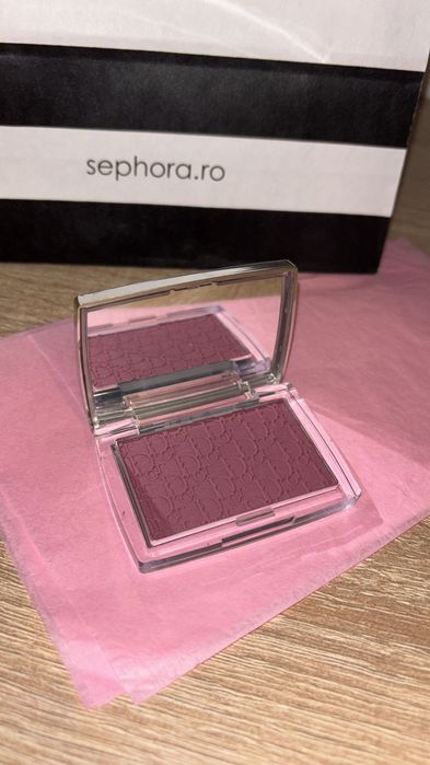 Dior rosy glow blush - 006 berry