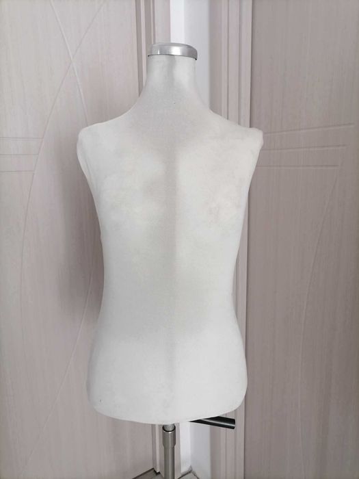 Шивашки манекен със стойка