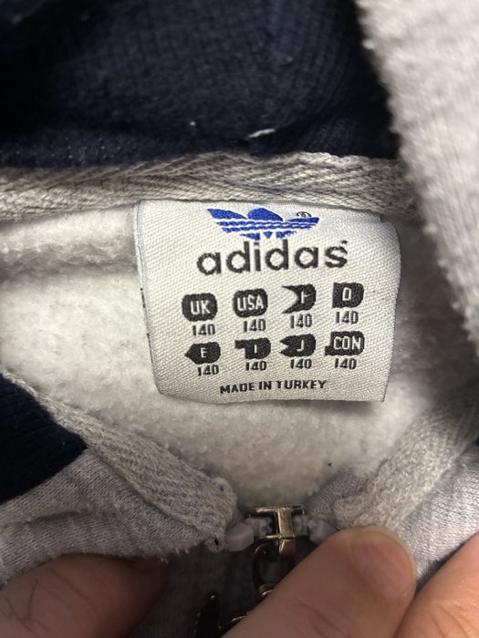 Trening marca Adidas marimea 140