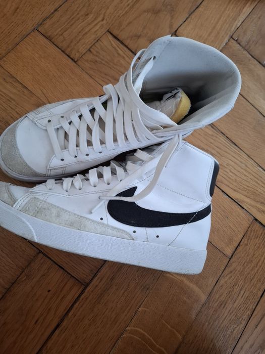 Blazeri nike ,mărimea 38