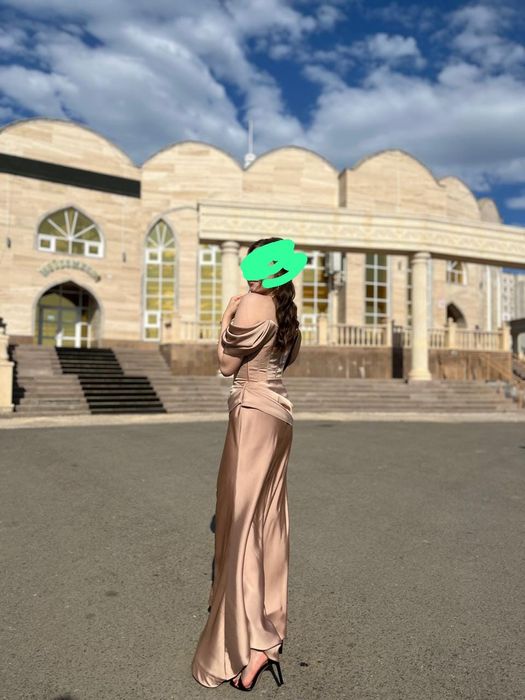 Продам выпускное платье