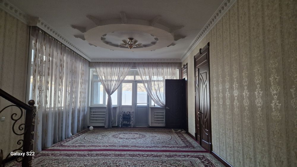 Nazarbek 6sotixhli hovli sotiladi