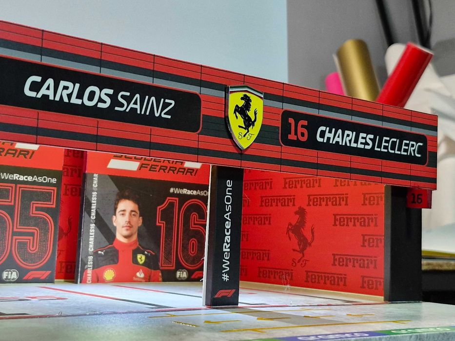Macheta PIT-STOP F1 Ferrari Leclerc Sainz 1/43