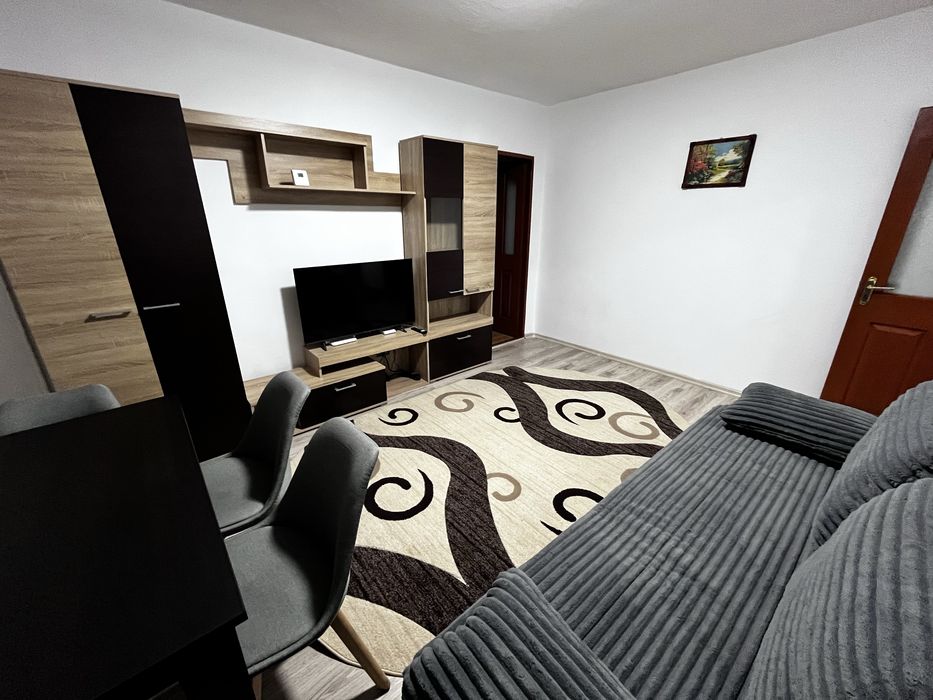 Inchiriez apartament cu 2 camere
