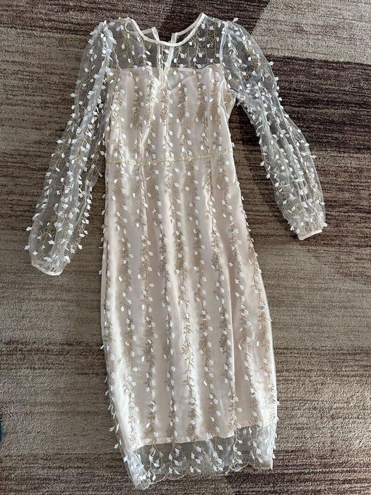 Rochie crem cu broderie