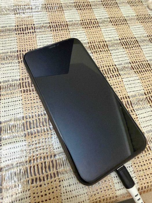 iPhone 11 хорошее состояние