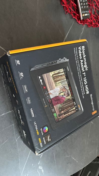 12G 4k HDR Video Assist 7” blackmagic design