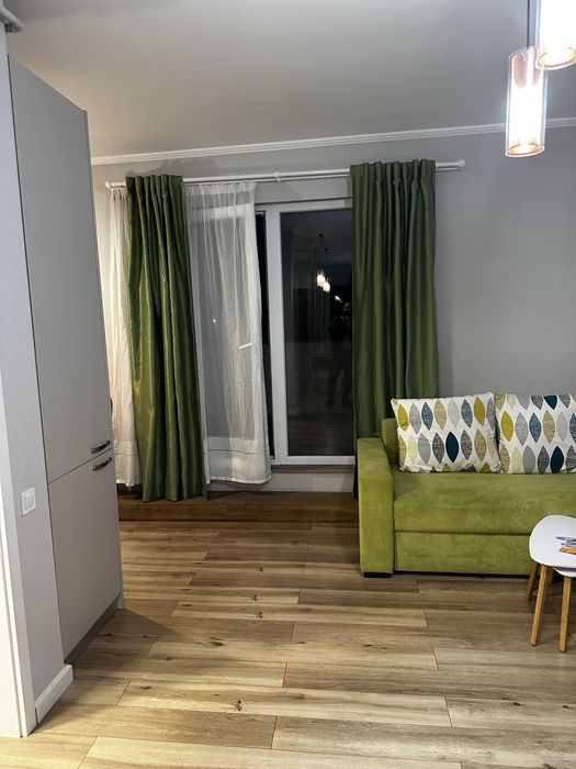 Inchiriez apartament