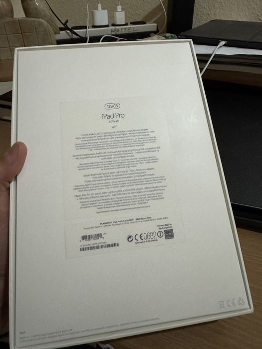 iPad Pro 128 gb 2017 karobka dakument