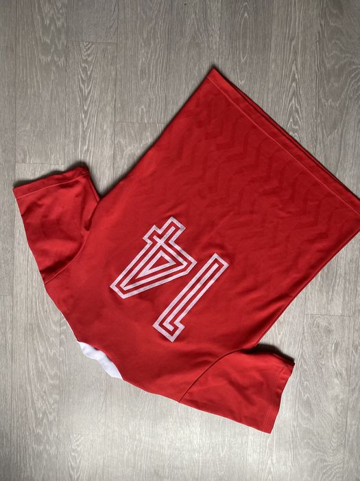 Футболки спортивные