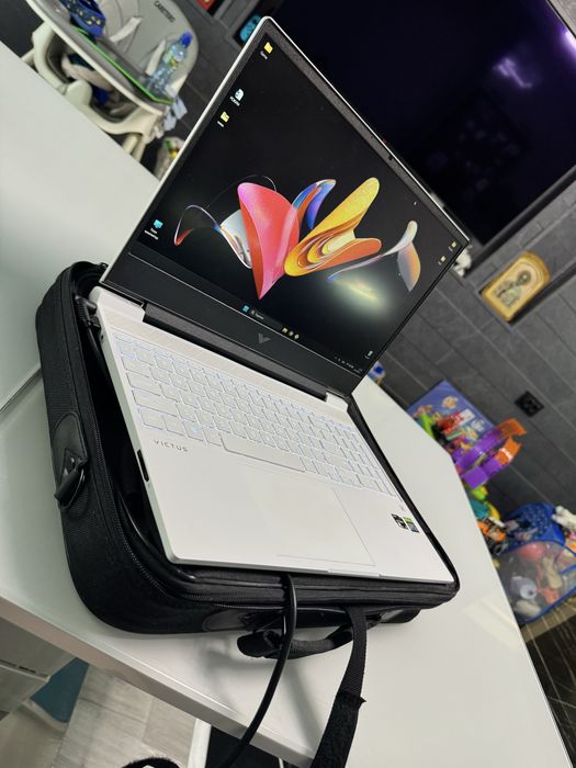 Геймърски лаптоп HP Victus 15,6”