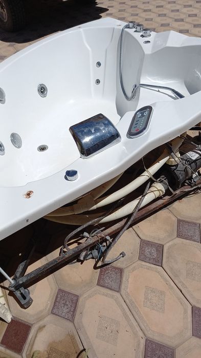 Продам джакузи 90000