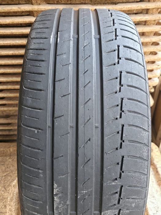 235/45 R18 Continental