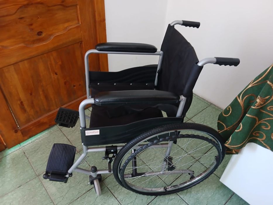 Инвалидная коляска