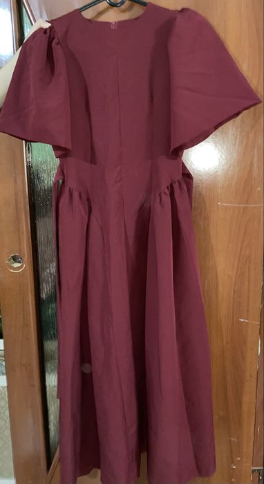 Платье на продажу, надевалось один раз.