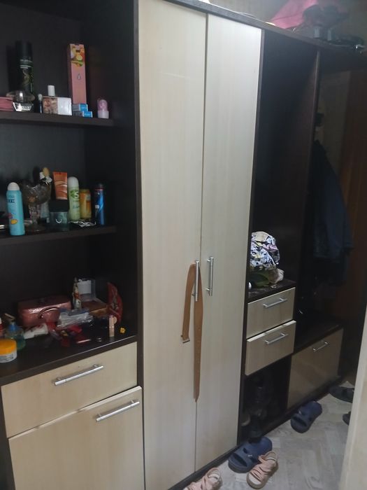 Стенка в прихожую