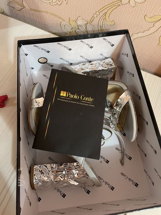 Продаю босоножки