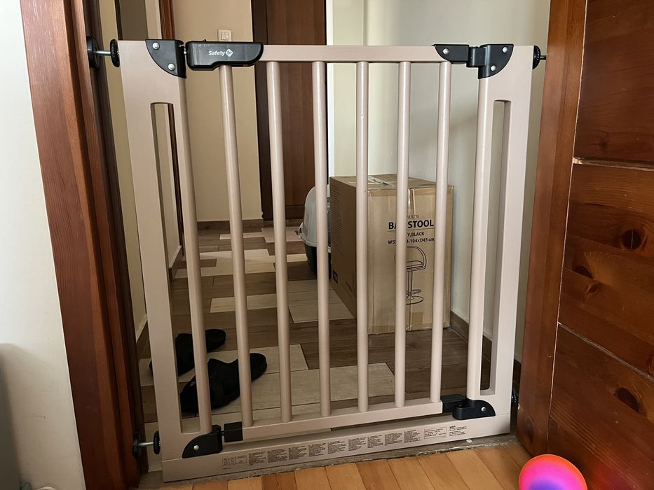 Дървена предпазна преграда за врата Safety 1st