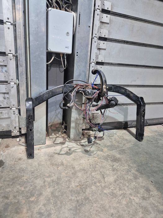 Теглич Audi A6 4F C6