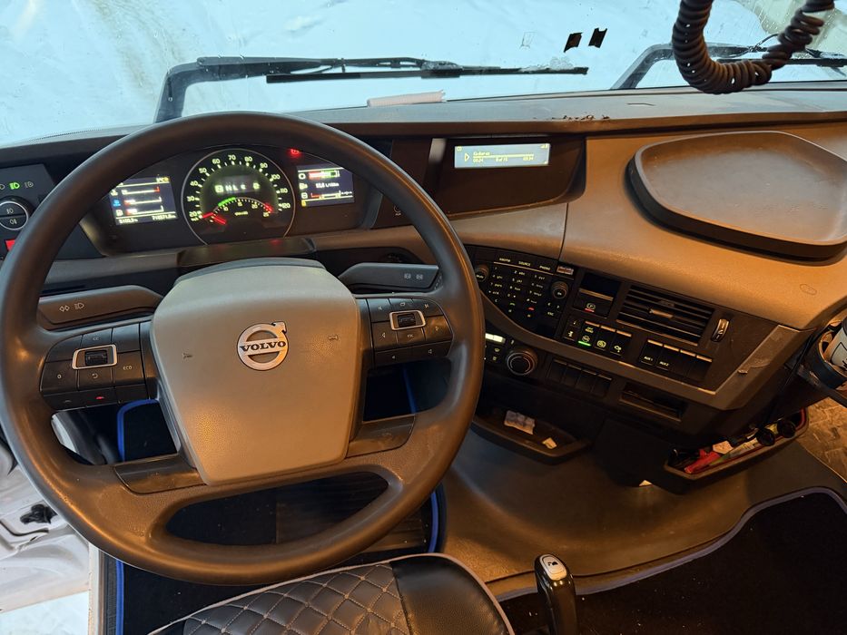 Vand camion forestier Volvo macara busteni