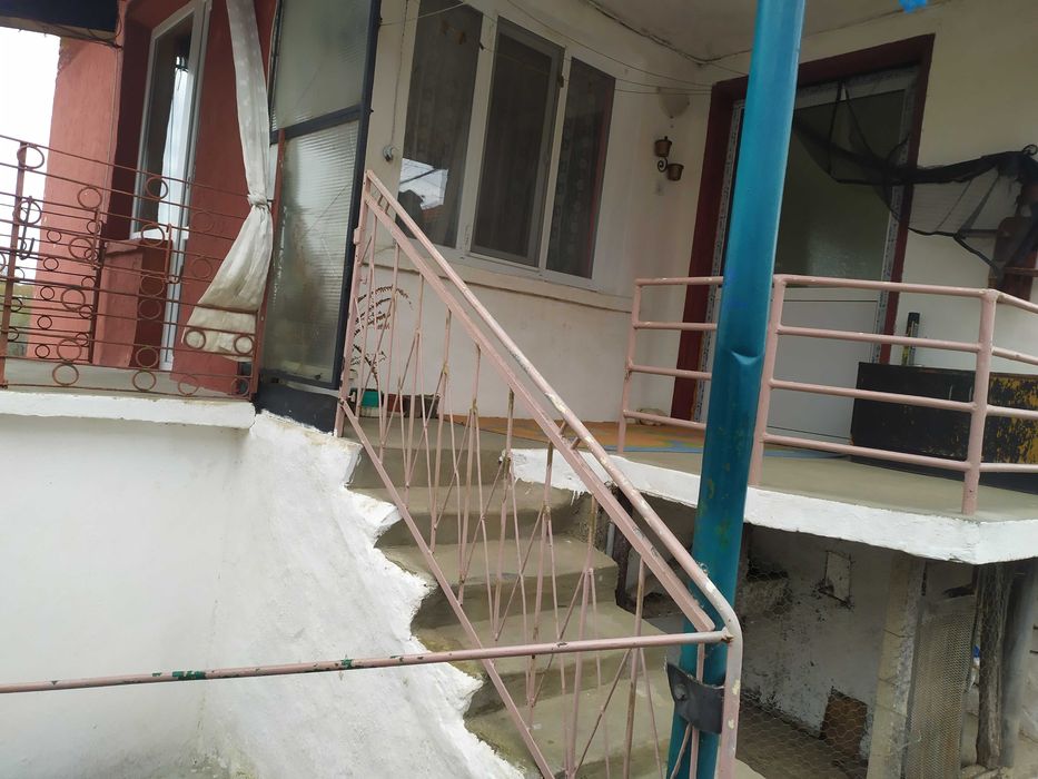 Къща с голям двор