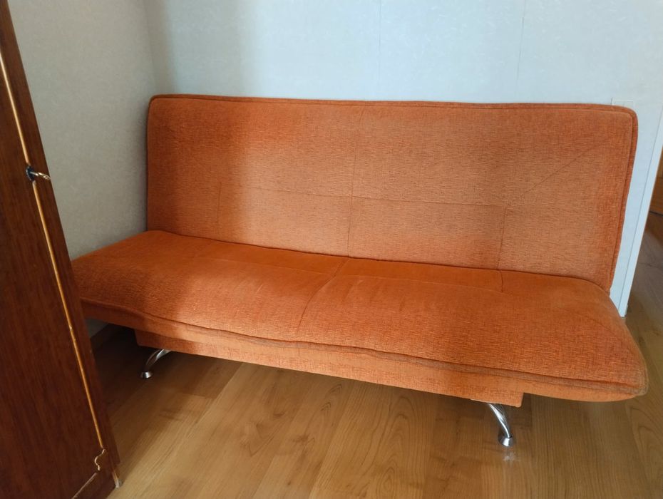 Продам диван с креслами