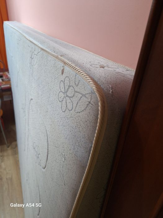 Продам матрац вхорошем состояний