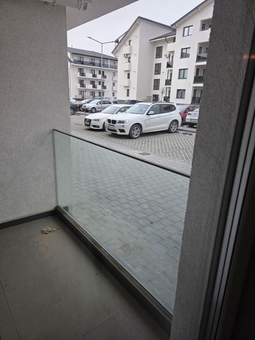 Inchiriez apartament