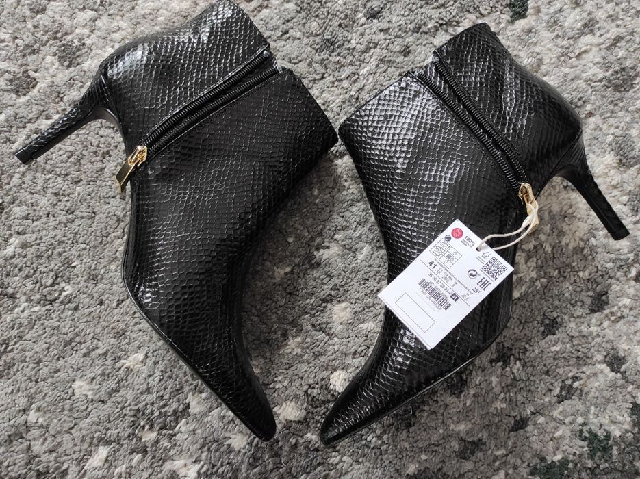 Черни боти Stradivarius змийска кожа