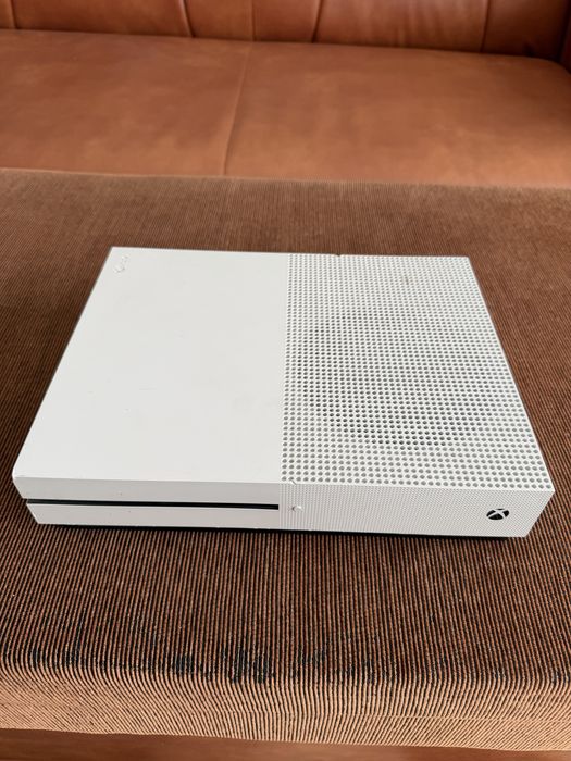 Vand consola xbox one s